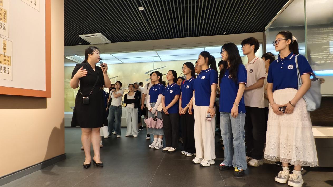 大手牵小手 同上思政课 ——南昌大学开展大中小学思政课一体化实践教学活动