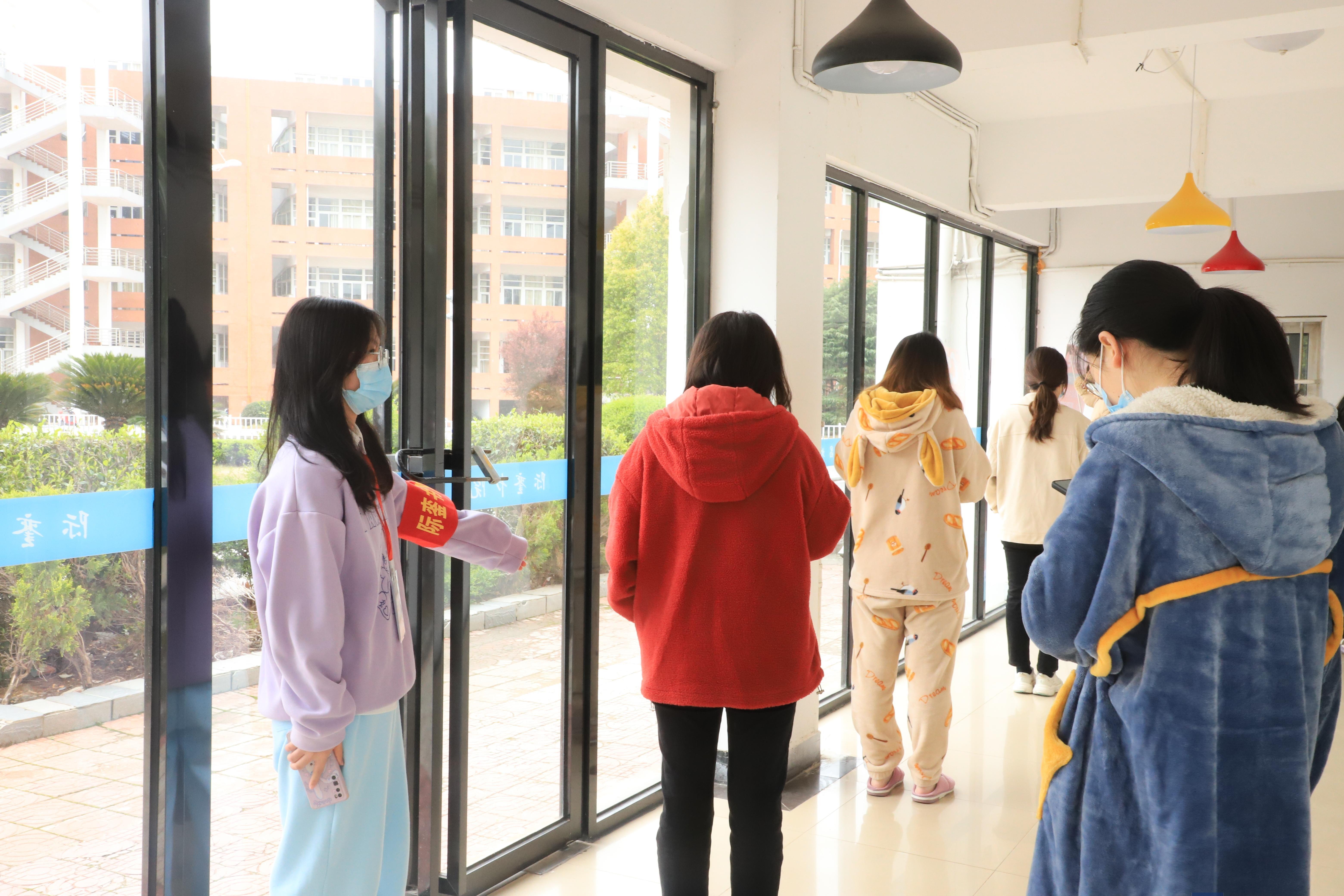 8b7acf18fcc2437f82a18cd8d48a6f66.jpg 8b7acf18fcc2437f82a18cd8d48a6f66.jpg