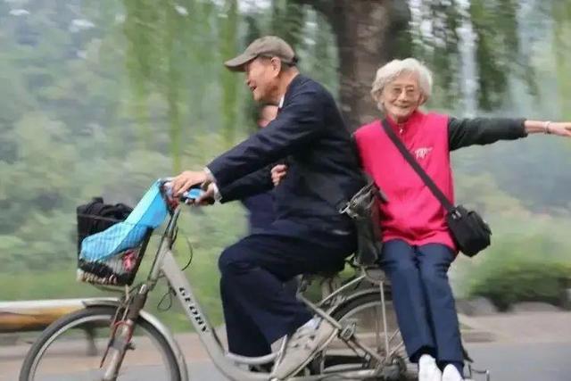 77e0ecea4a0c43bf9755f1fb25c4533b.jpg 77e0ecea4a0c43bf9755f1fb25c4533b.jpg