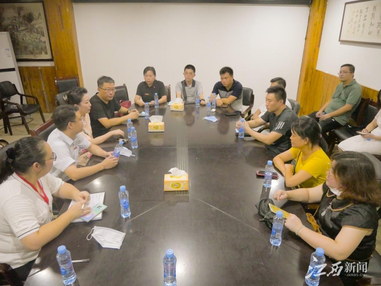 c8b6b62d3a904af5a3a99e6d9e915376.jpg c8b6b62d3a904af5a3a99e6d9e915376.jpg