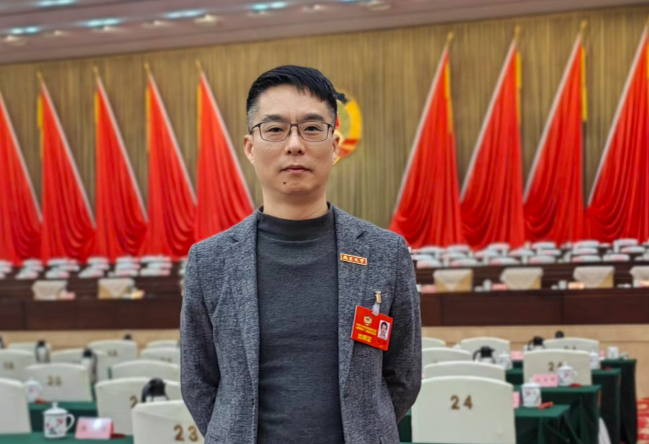 江西省政协委员,民革省委会常委、南昌大学设计研究院副院长吴闽