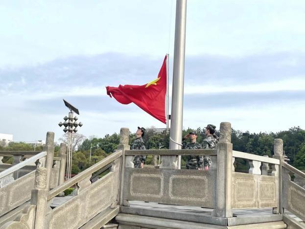 b0520697d4684726b2d2227af0e4e889.jpg b0520697d4684726b2d2227af0e4e889.jpg